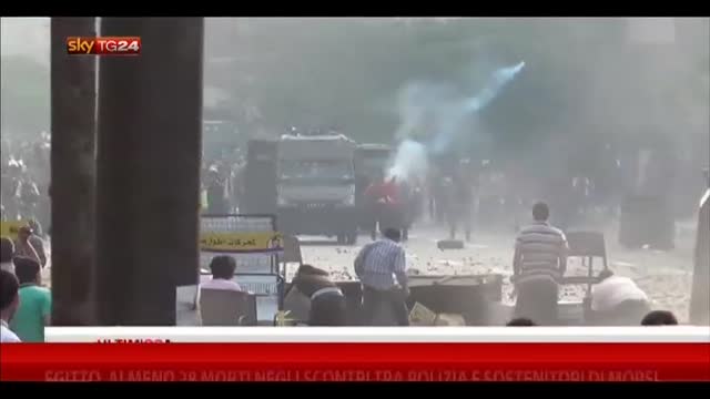 Egitto,15morti negli scontri tra polizia e sostenitori Morsi