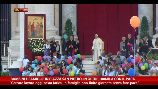 Bimbi e famiglie in P.za San Pietro, oltre 100mila col Papa