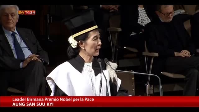 Bologna, Aung San Suu Kyi riceve laurea ad honorem