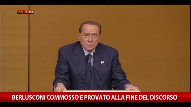 Berlusconi commosso e provato alla fine del discorso
