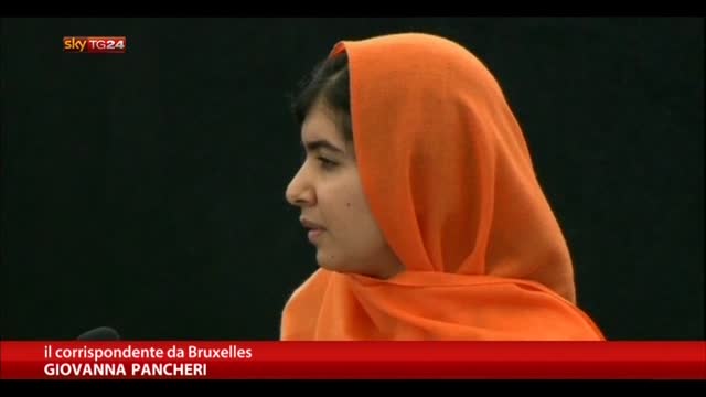 UE, Malala riceve il premio Sakharov per libertà e diritti
