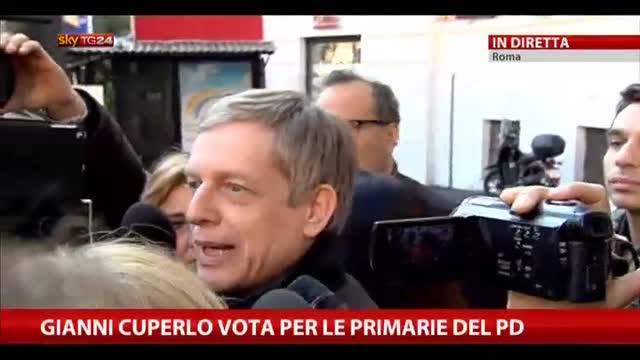 Gianni Cuperlo vota per le primarie del PD
