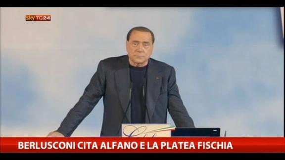 Berlusconi cita Alfano e la platea fischia