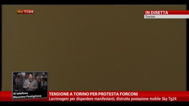 Protesta Forconi Torino, lacrimogeni per disperdere corteo
