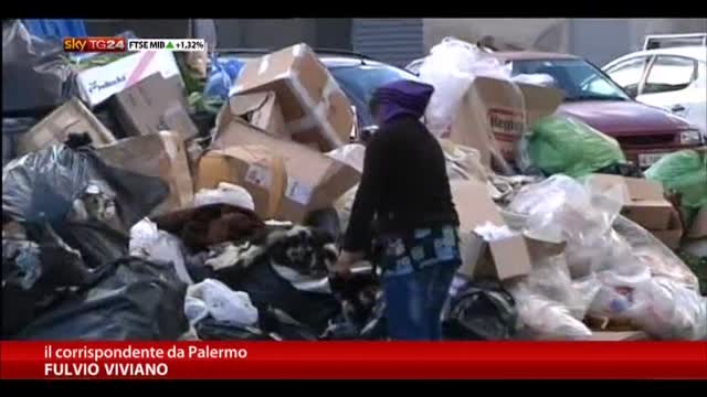 Emergenza rifiuti a Palermo, città sommersa di sacchetti