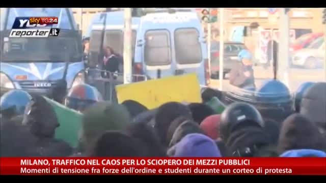 Milano, traffico nel caos per lo sciopero dei mezzi pubblici