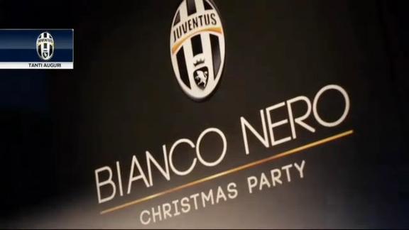 Auguri Di Natale Juventus Video.Tanti Auguri La Juventus Festeggia Il Natale Video Sky