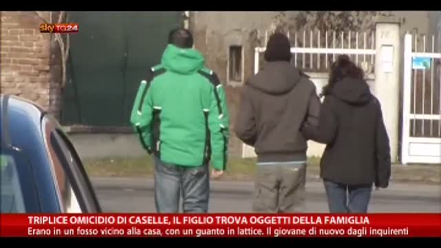 Triplice omicidio di Caselle, figlio trova oggetti famiglia
