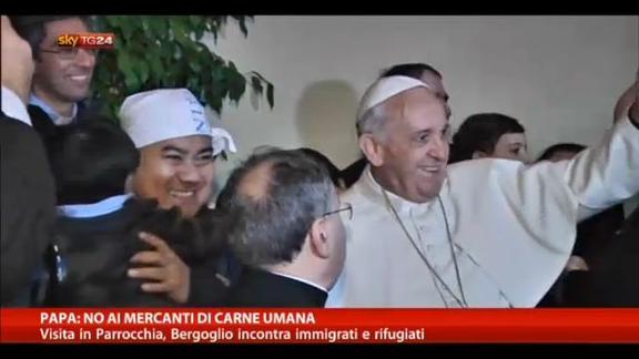 Papa Bergoglio incontra immigrati e rifugiati