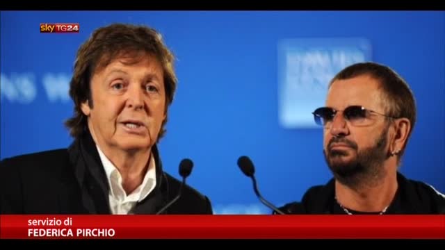 Beatles, Paul McCartney e Ringo Starr sul palco dei Grammy