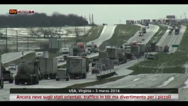 USA: ancora neve sugli stati orientali, traffico in tilt