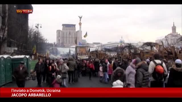 Crimea, soldati russi invadono caserma ucraina a Sebastopoli