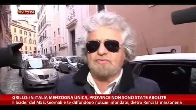 Grillo: In Italia menzogna unica, province non sono abolite