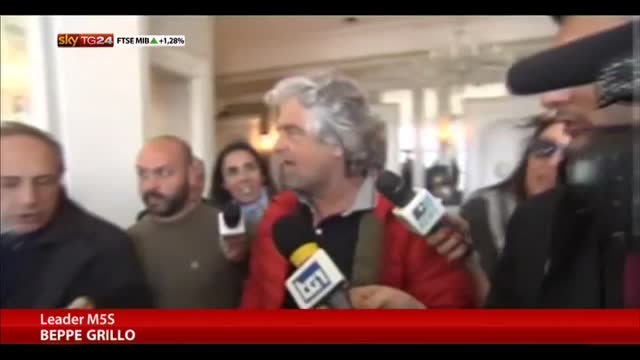 Grillo a Napoli: le elezioni? Vinciamo di sicuro