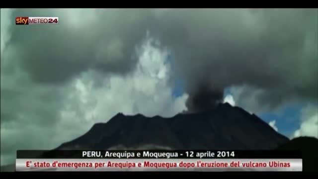 Perù, stato d'emergenza per eruzione vulcano Ubinas. Video