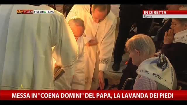 Messa in "Coena Domini" del papa, la lavanda dei piedi