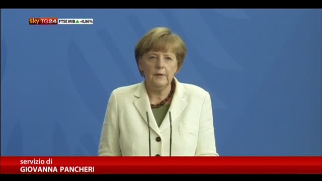Merkel: "Parole di Berlusconi su lager sono incommentabili"