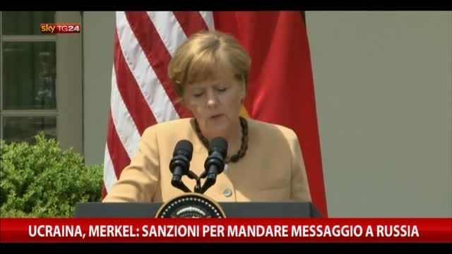 Ucraina, Merkel: Sanzioni per mandare messaggio a Russia