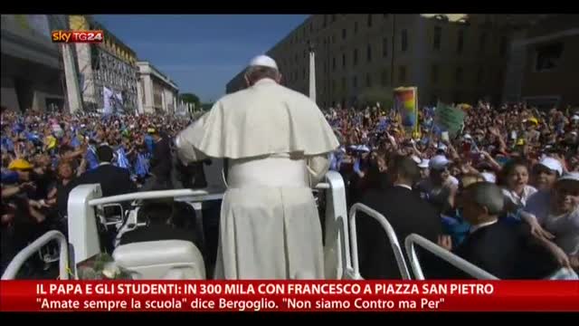 Il Papa e gli studenti: in 300mila in Piazza San Pietro