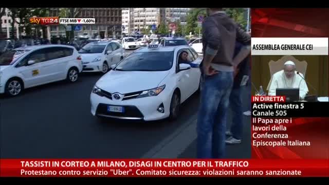 Tassisti in corteo a Milano, disagi in centro per traffico