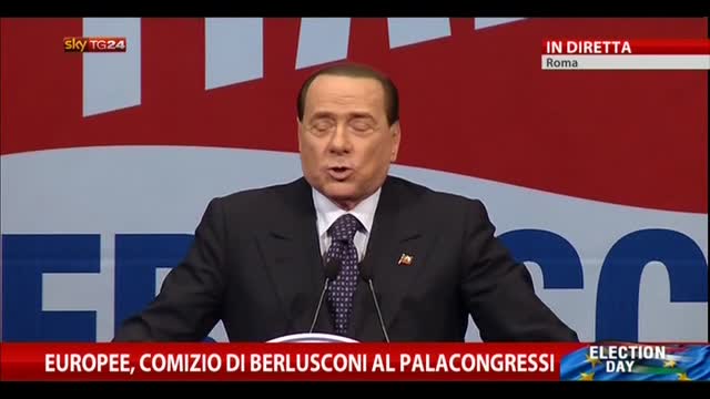 Europee, comizio di Berlusconi al Palacongressi