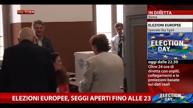 Europee, Napolitano al seggio per votare
