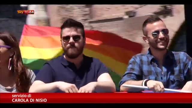 Roma, Gay Pride: in testa al corteo sfila il Sindaco Marino