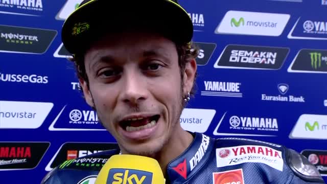 Valentino Rossi, auguri azzurri: "Svegli per l'Italia"