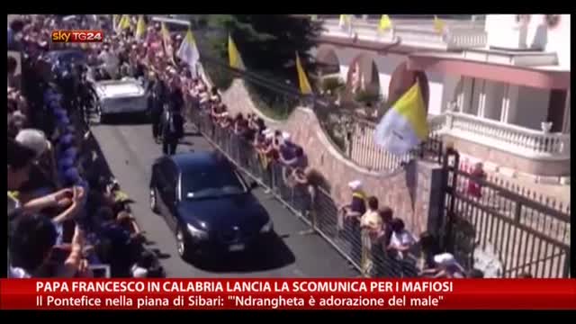 Papa Francesco in Calabria lancia la scomunica per i mafiosi