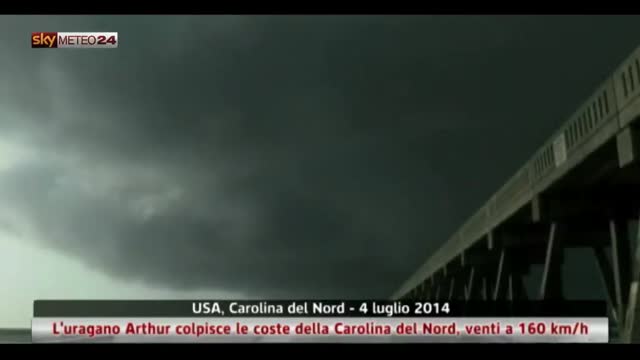 Uragano Arthur colpisce le coste della Carolina del Nord