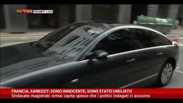 Francia, Sarkozy: "Sono innocente, sono stato umiliato"