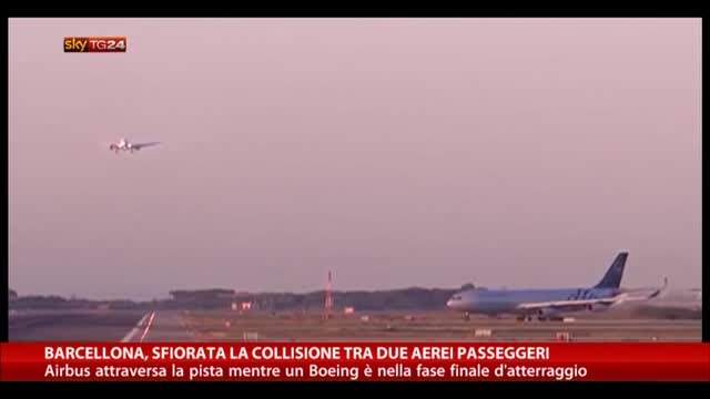 Barcellona, sfiorata collisione tra due aerei
