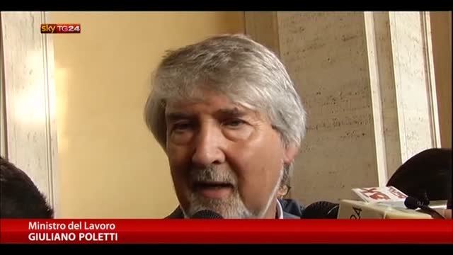 Alitalia, Poletti: "Lavoriamo per ridurre gli esuberi"