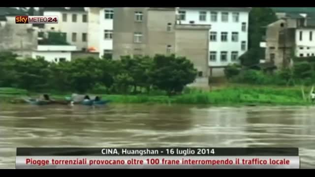 Cina, piogge torrenziali provocano oltre 100 frane