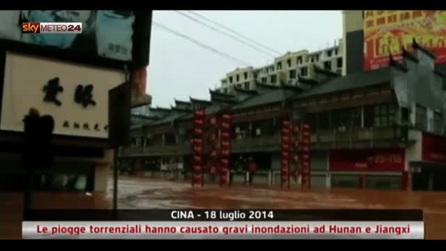 Cina, piogge torrenziali causano gravi inondazioni