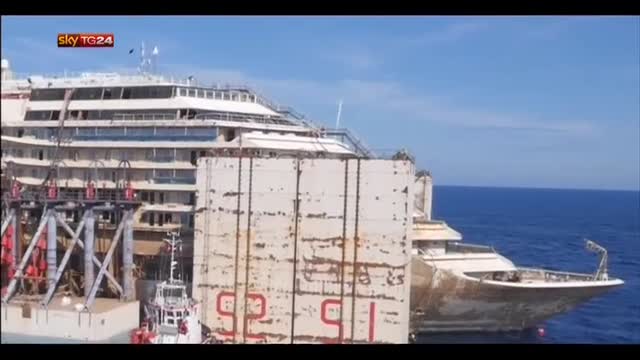 La Costa Concordia è in navigazione verso Genova