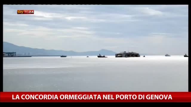 La Concordia ormeggiata nel porto di Genova (time lapse)
