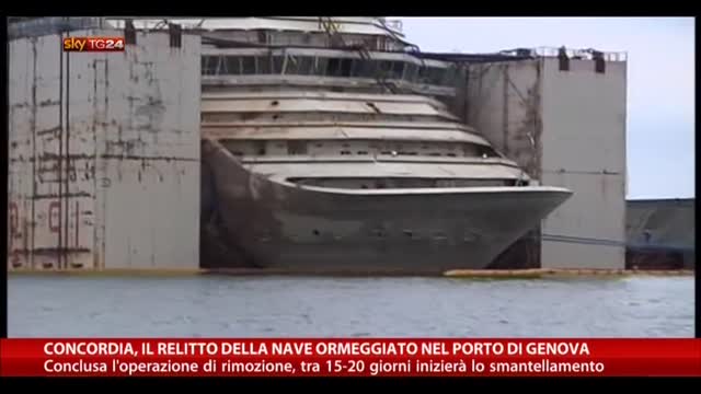 Concordia, relitto della nave ormeggiato nel Porto di Genova