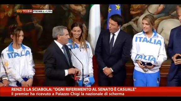 Renzi e la sciabola: "Ogni riferimento al Senato è casuale"
