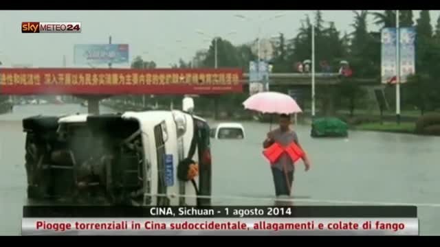 Cina, piogge torrenziali: allagamenti e fango in Sichuan