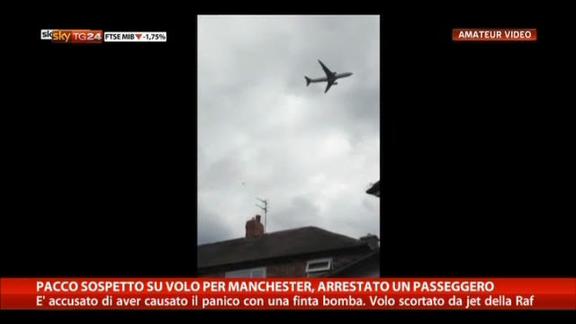 Manchester: pacco sospetto a bordo, aereo scortato da jet