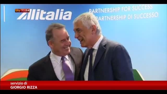 Alitalia-Etihad, firmato l'accordo: investimenti per 1,7 mld