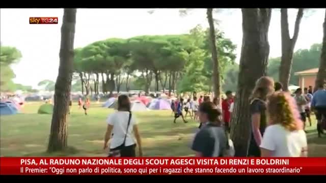 Pisa, Renzi e Boldrini visitano il raduno degli scout AGESCI