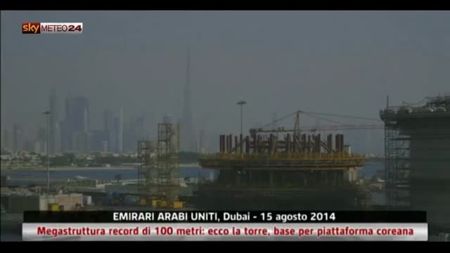 Emirati Arabi, megacostruzione record di 100 metri. Video