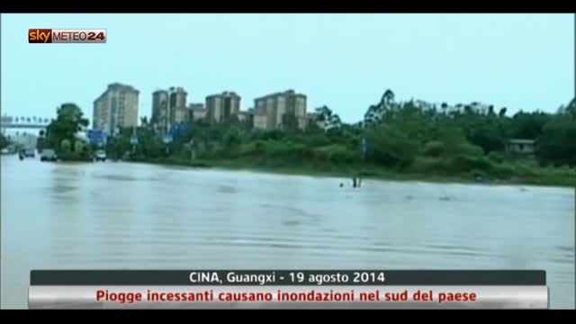 Cina, piogge incessanti causano inondazioni nel sud