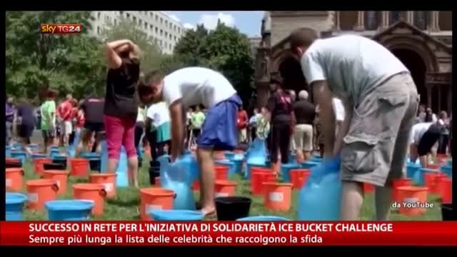 Solidarietà, successo in rete per l'Ice Bucket Challenge