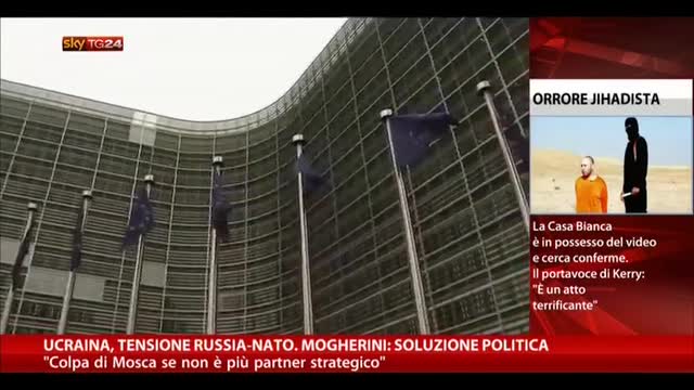 Ucraina, tensione Russia-Nato. Mogherini: soluzione politica