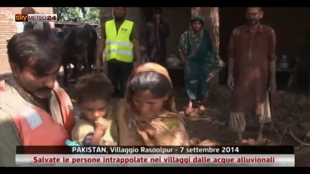Pakistan, salvate persone intrappolate da acque alluvionali