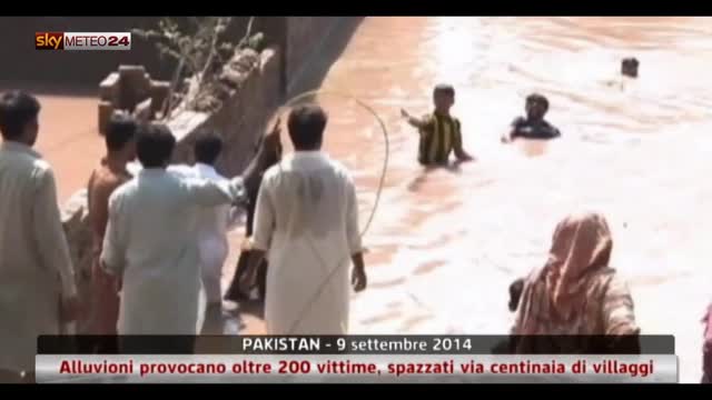 Pakistan, alluvioni provocano oltre 200 vittime