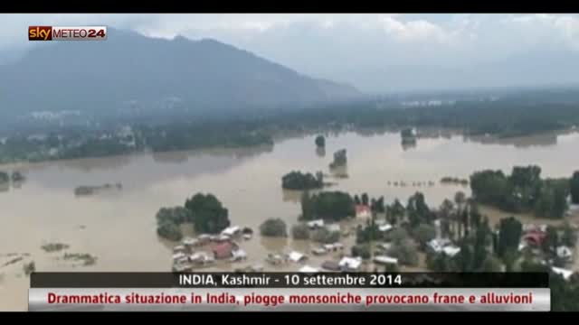 India, piogge monsoniche provocano frane e alluvioni